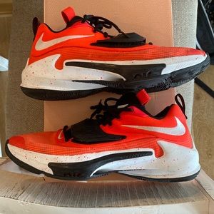 Nike: Zoom Freak 3, Sz 10.5, Crimson/White/Black